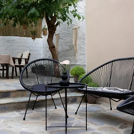 Apartment Irida's Detached House With Lovely Garden/yard In Center Athens