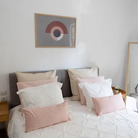 Irida's Detached House With Lovely Garden/yard In Center Athens