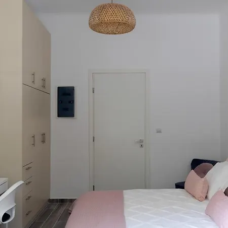 Irida's Detached House With Lovely Garden/yard In Center Athens